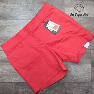 The Limited Tailored Short Size 6